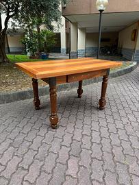 Tavolo in vero legno