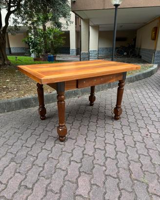 Tavolo in vero legno