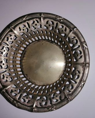 Oggetto, Sopra mobile in silver