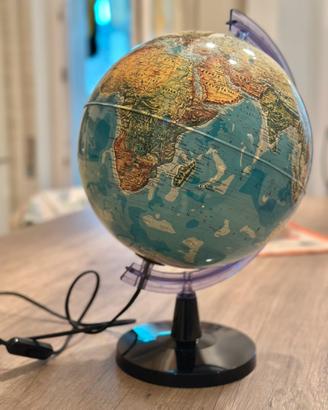 Mappamondo luminoso