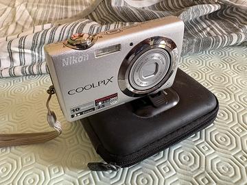 Nikon Coolpix S225