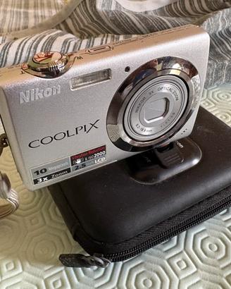 Nikon Coolpix S225