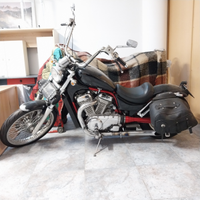 Suzuki Intruder vs800