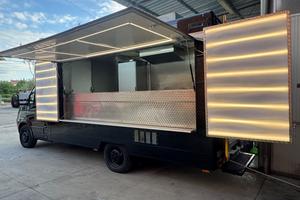Autonegozio paninoteca ambulante food Truck