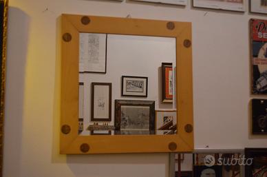 Specchio cornice  in legno artigianale.