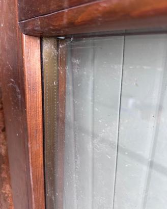 Finestra di legno