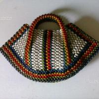 Borsa in perline di legno colorate