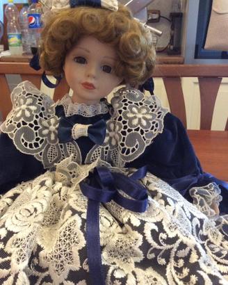 Bambola in porcellana