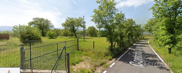 Terreno agricolo con fabbricato