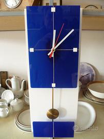Orologio a pendolo blu e bianco design anni 60/