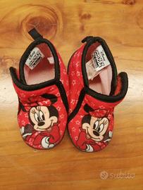 Scarpine da interno per bambina.