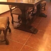 tavolo e sedie in noce