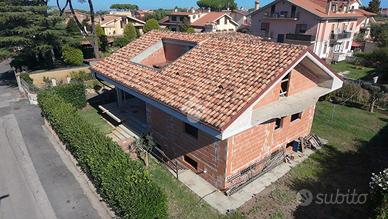 PORZIONE DI BIFAMILIARE A CIAMPINO