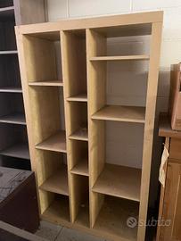 scaffali in legno