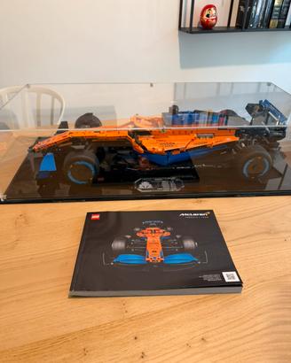 Lego Technic 42141 McLaren Formula1 + Display Case