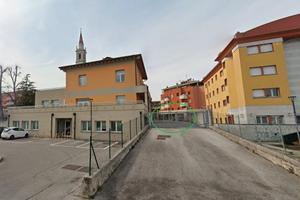 Negozio in centro ad Azzano