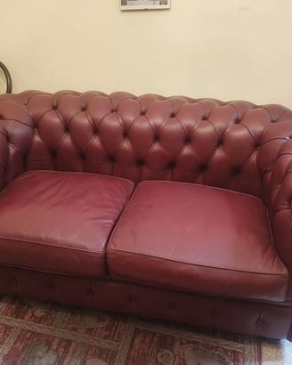 Divano Chesterfield in pelle a due posti