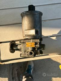 Pompa servosterzo mercedes w124
