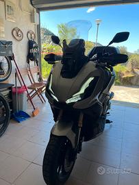 Honda adv 350