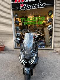 Kymco AK 550