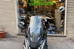Kymco AK 550