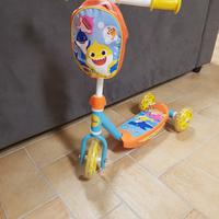 Monopattino 3 ruote Baby Shark 