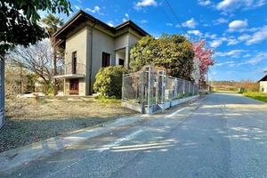 Elegante villa in zona Valdengo