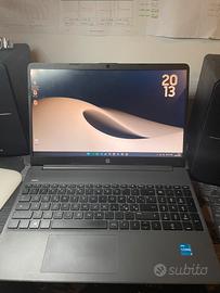 HP Laptop 15s-fq2 + alimentatore