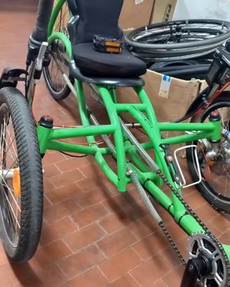 Bicicletta trike reclinata elettrica