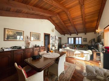 VILLA SINGOLA A CASTELNUOVO DEL GARDA