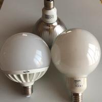 3 lampadine grandi