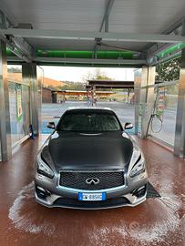 Infiniti Q70