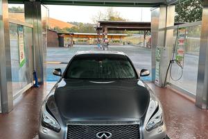 Infiniti Q70