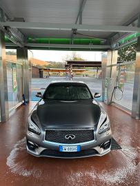 Infiniti Q70