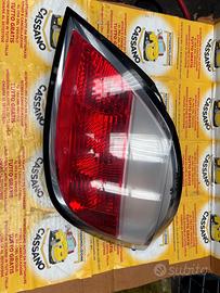 FARO POSTERIORE DESTRO OPEL ASTRA BERLINA ANNO:200