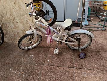 Bicicletta del tipo americana per bambine