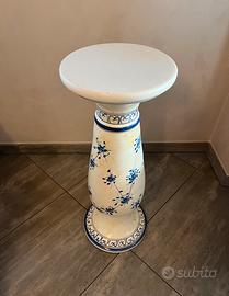 Piedistallo in ceramica blu
