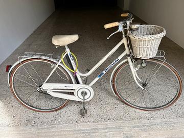 Bici da donna Bianchi con ruote 26”.