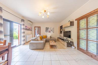 3 LOCALI A MONTE PORZIO CATONE