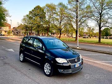 Volkswagen Touran 1.4 16V TSI Highline