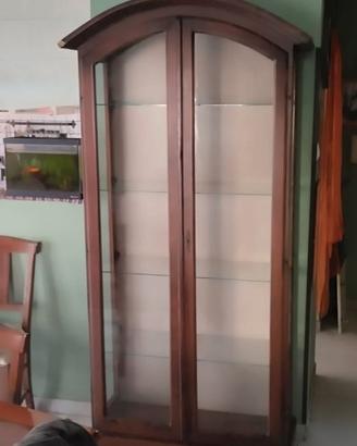 Vetrina a cupola in legno