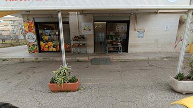 Vendita attività ortofrutta