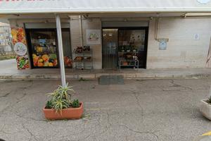 Vendita attività ortofrutta