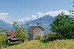Casa indipendente di 120 m² a Gravedona ed Uniti