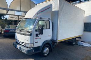 Nissan Cabstar autocarro