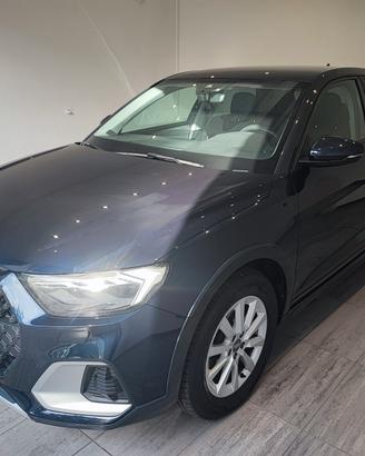 Audi A1 citycarver 30 TFSI Identity Contrast