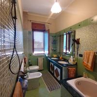 5 camere più servizi