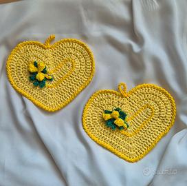 Presina uncinetto cuore con mimosa
