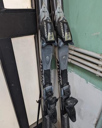 Sci Atomic con attacchi + bastoncini, ideali per i