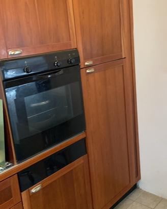 Cucina completa di elettrodomestici